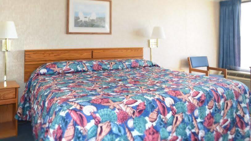 Crystal Coast Oceanfront Hotel Пайн Нолл Шорс Экстерьер фото